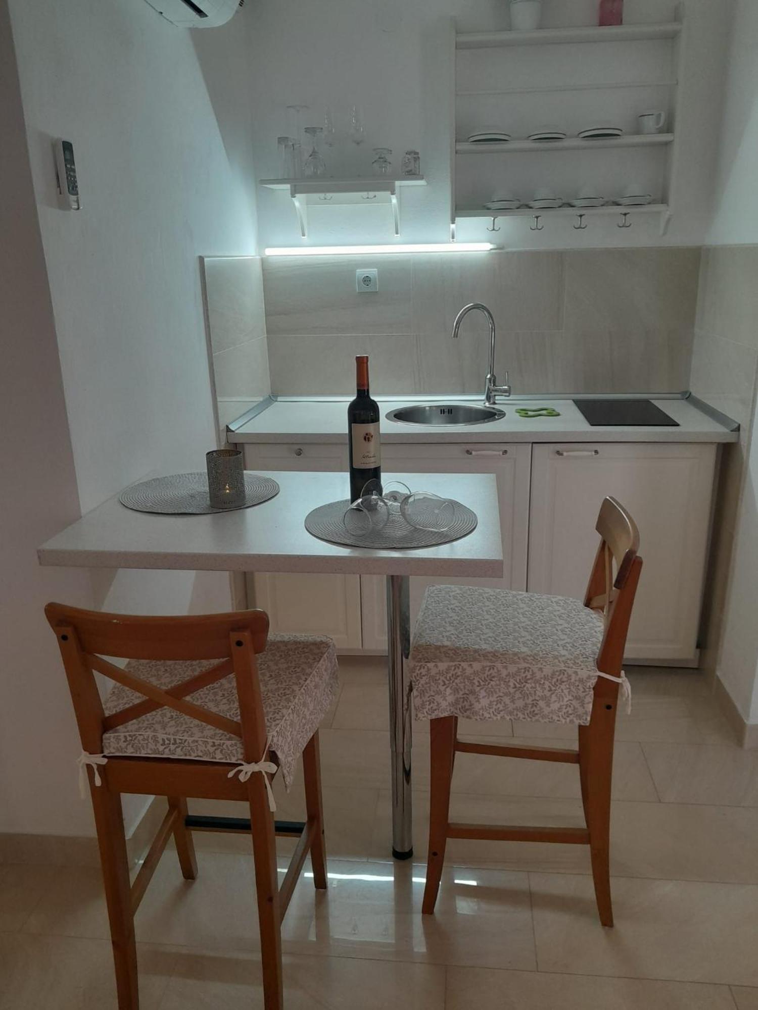 Apartments Blanka Zrnovo エクステリア 写真
