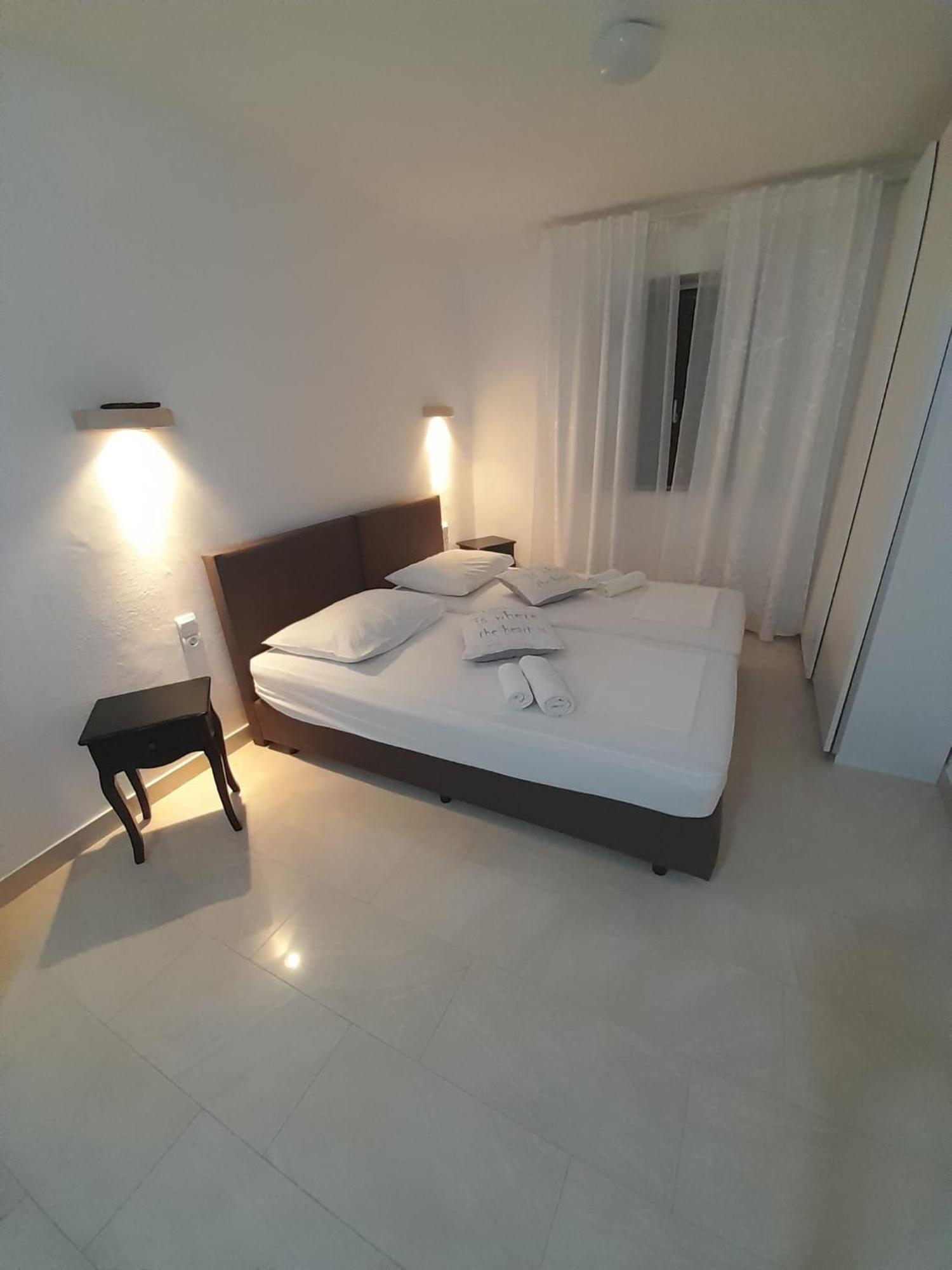Apartments Blanka Zrnovo エクステリア 写真