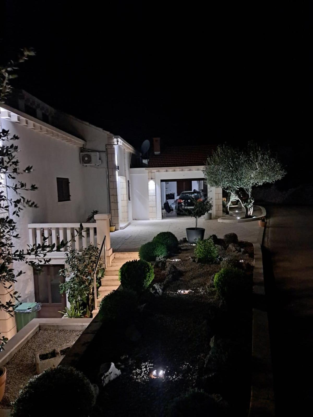 Apartments Blanka Zrnovo エクステリア 写真