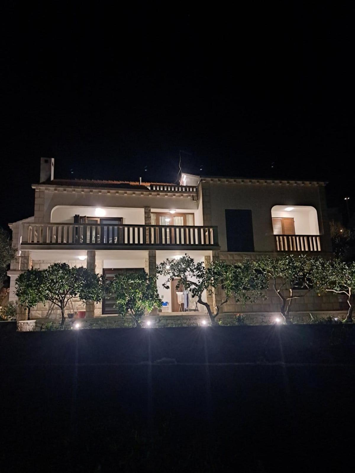 Apartments Blanka Zrnovo エクステリア 写真